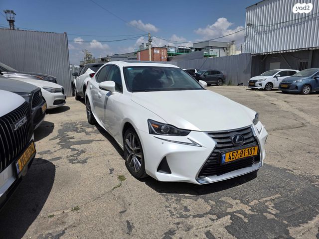 מודעת רכב לקסוס IS