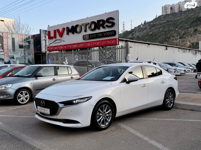 מודעת רכב מאזדה 3