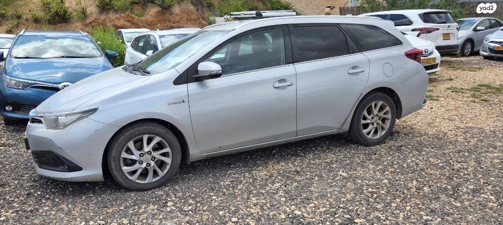 מודעת רכב טויוטה אוריס