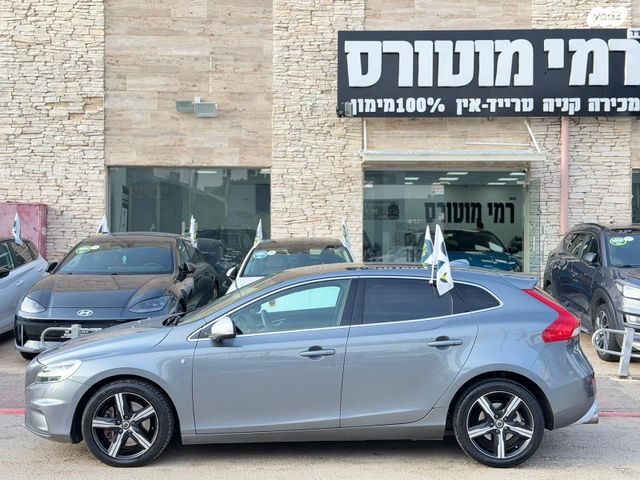 מודעת רכב וולוו V40 2