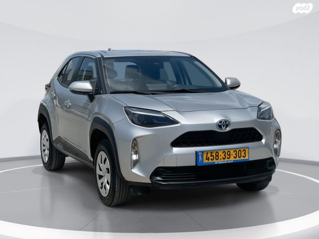 מודעת רכב טויוטה יאריס קרוס