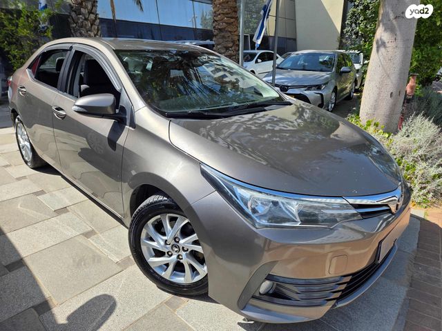 מודעת רכב טויוטה קורולה 1