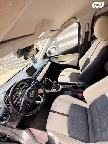 מודעת רכב מאזדה 2