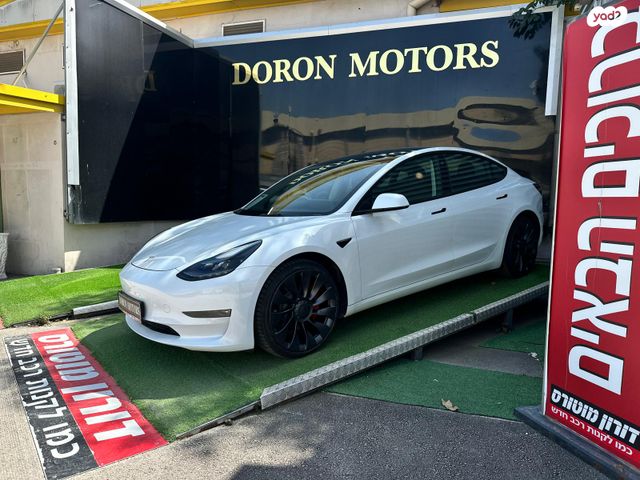 מודעת רכב טסלה מודל 3