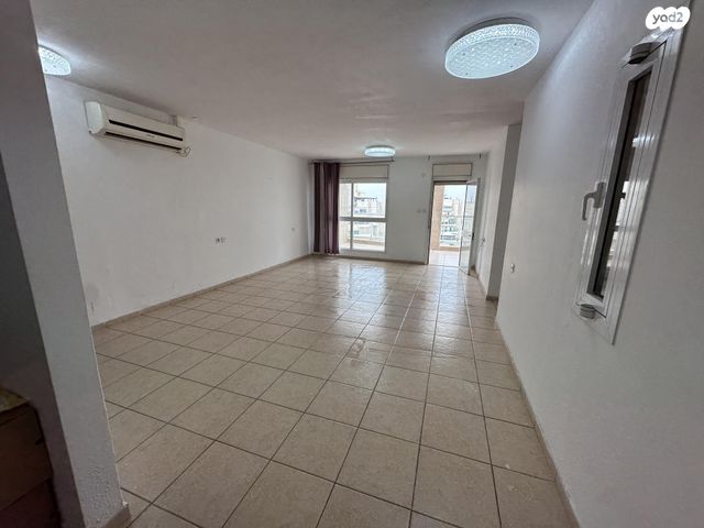 חטיבה שמונה 23