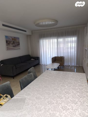 ביכורי ענבים 25