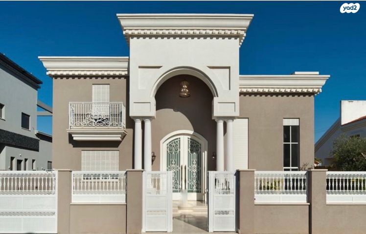 חוני המעגל 332