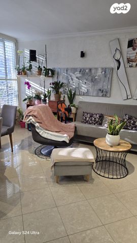 שדרות העצמאות 42