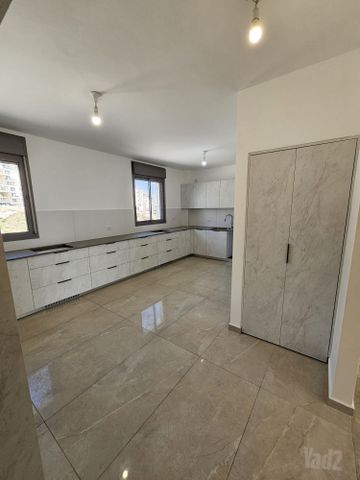 גג/ פנטהאוז למכירה בבית שמש — 2
