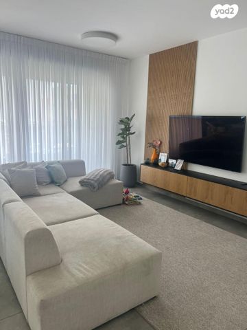 יאיר רוזנבלום 6