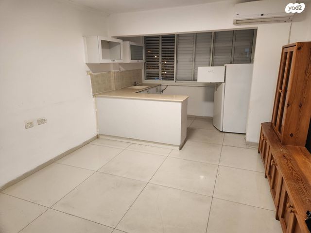 שדרות דגניה 12