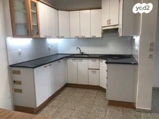 הפועל הצעיר 1