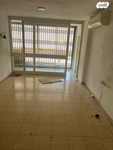 חיים לבנון 79