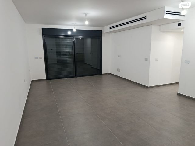 הרב מרדכי אליהו 23