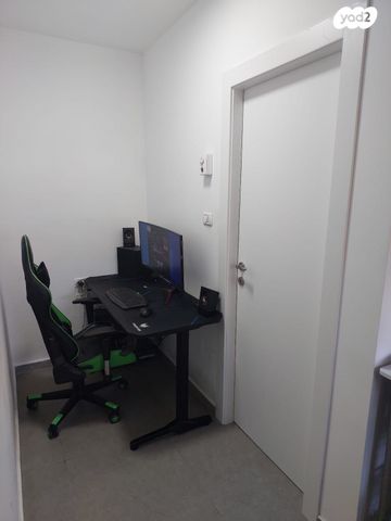 יוסף אהרונוביץ' 56