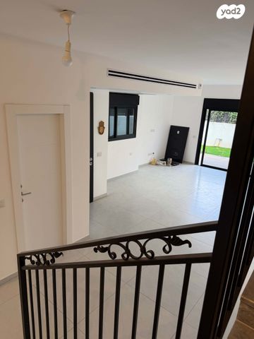 יעקב מדהלה 3