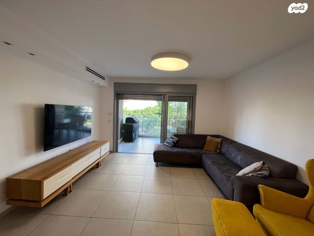 הר הצופים 64