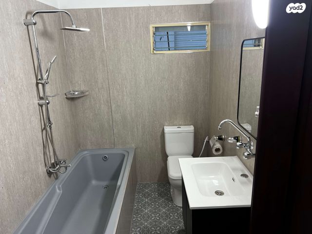 שדרות אבא חושי 50