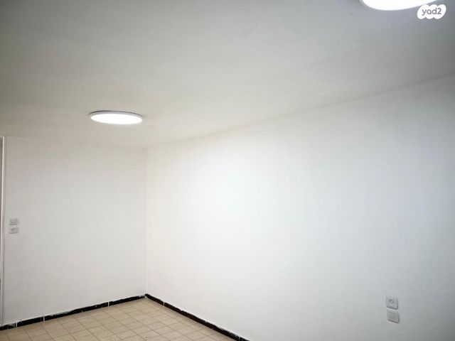 תורה ועבודה 26