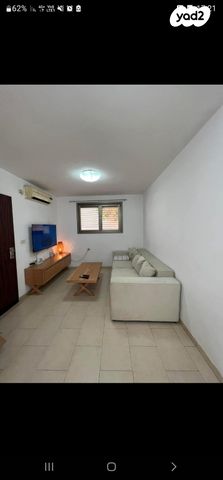 סמטת הברוש 1