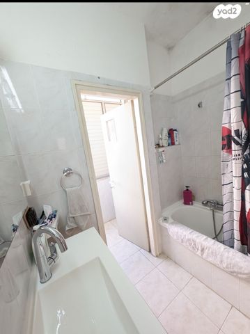 כנפי נשרים 20