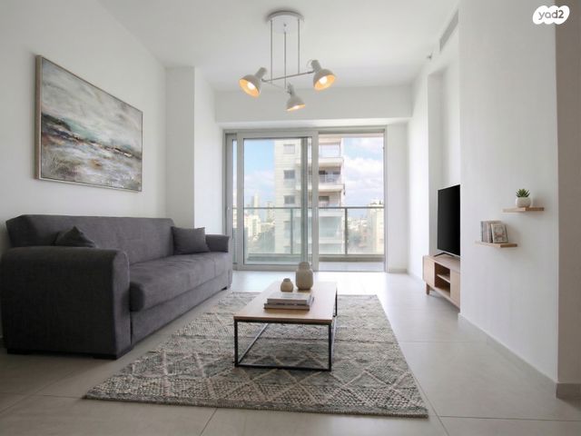 מודעת נכס, דרך מנחם בגין 144, מונטיפיורי, הרכבת, תל אביב יפו