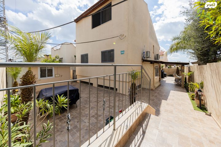 דרך הנחשונים 104