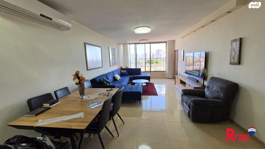 מודעת נכס, האחים אוסטשינסקי 21, ראשונים, ראשון לציון