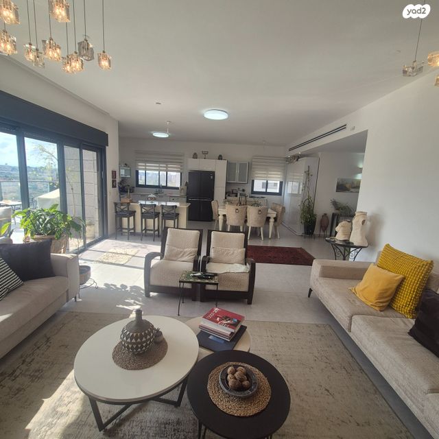 חצרות המושבה