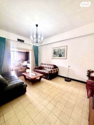 ז'בוטינסקי 65