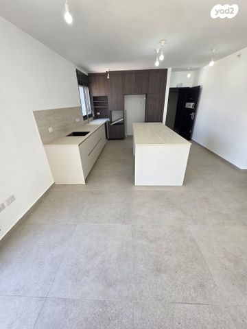 אהוד מנור 32