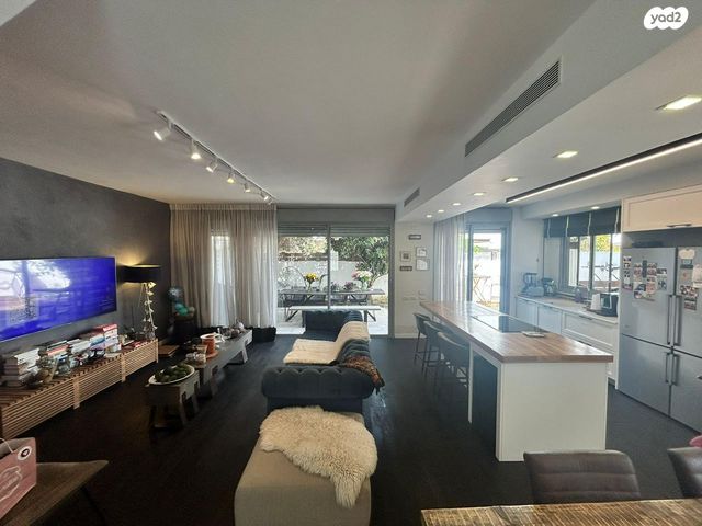 לאה ודוד איזמוז'יק 