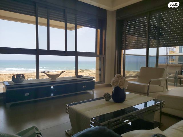 אהוד מנור 18