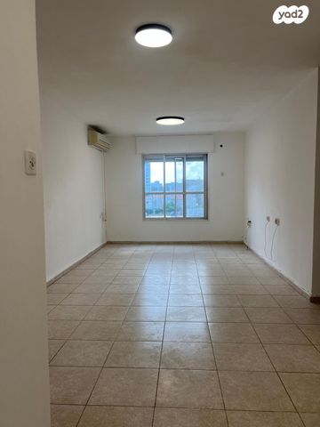 שדרות ירושלים 72