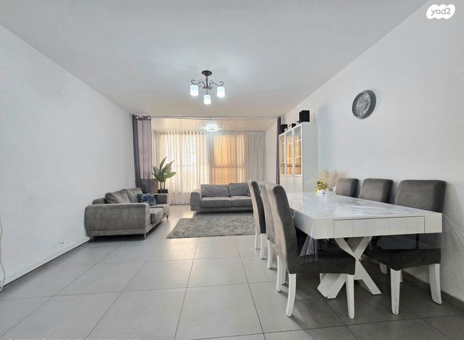 בנימין יהלום 19