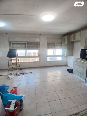 גיורא יוספטל 