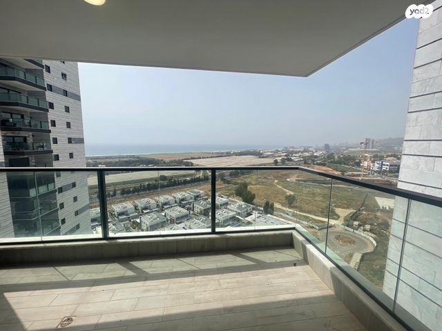 דירה, גלי כרמל, טירת כרמל