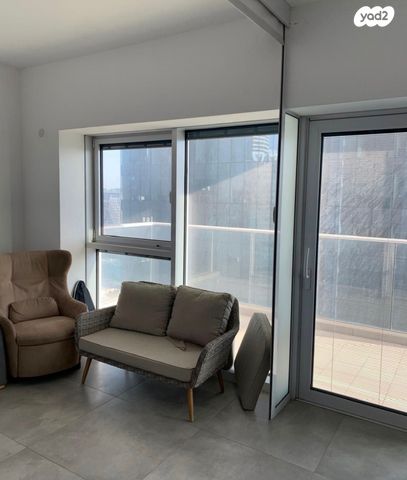 מונטיפיורי, הרכבת