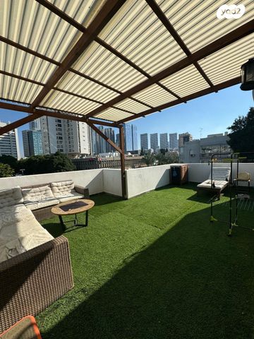 אבן גבירול 35