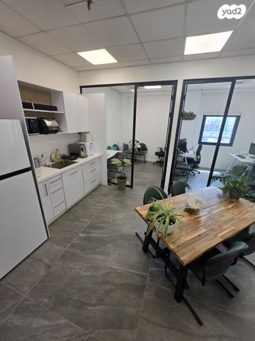 חנויות/ שטח מסחרי, צומת הקריות, חוף שמן, חיפה