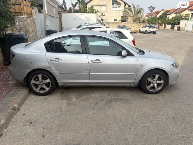 מודעת רכב מאזדה 3