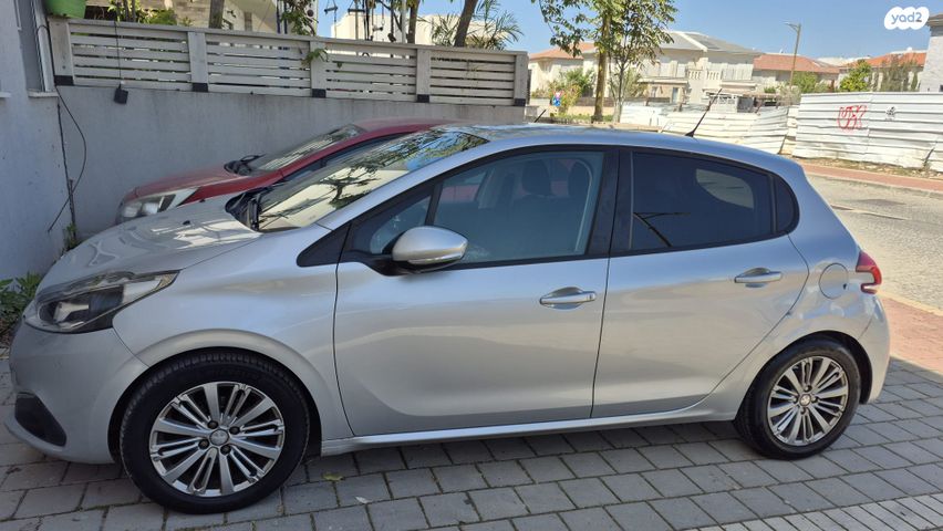 מודעת רכב פיג'ו 208