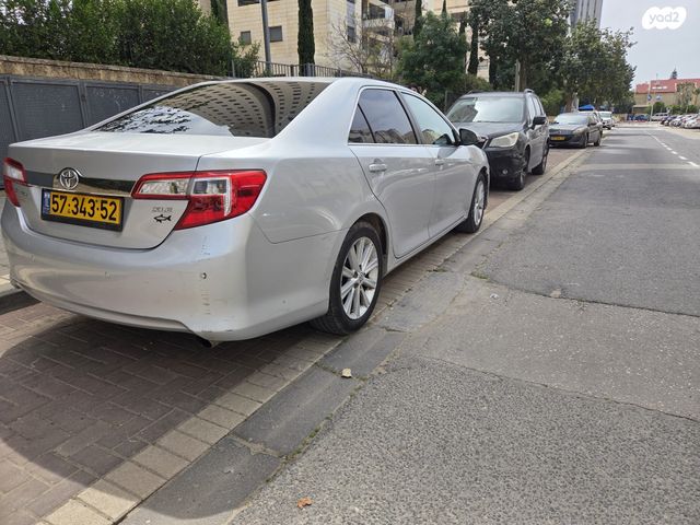 מודעת רכב טויוטה קאמרי