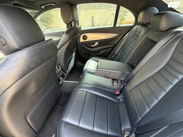 מודעת רכב מרצדס-בנץ E-class