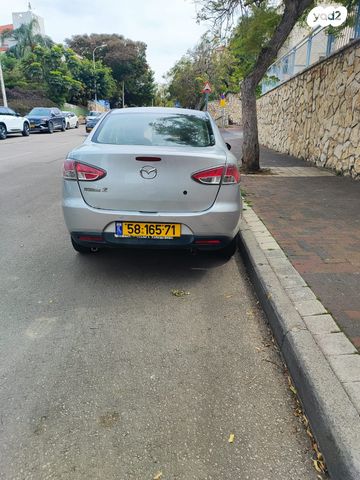 מודעת רכב מאזדה 2