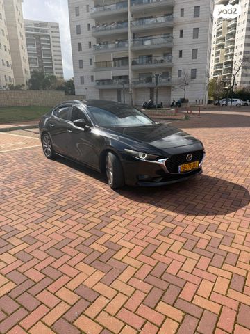 מודעת רכב מאזדה 3