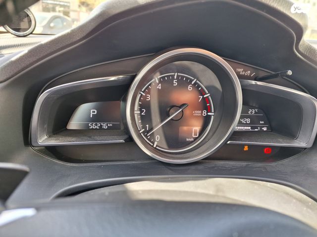 מודעת רכב מאזדה 3