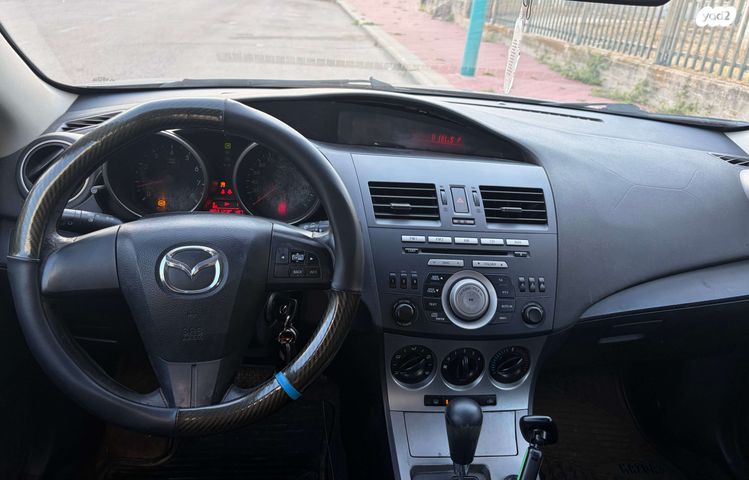 מודעת רכב מאזדה 3