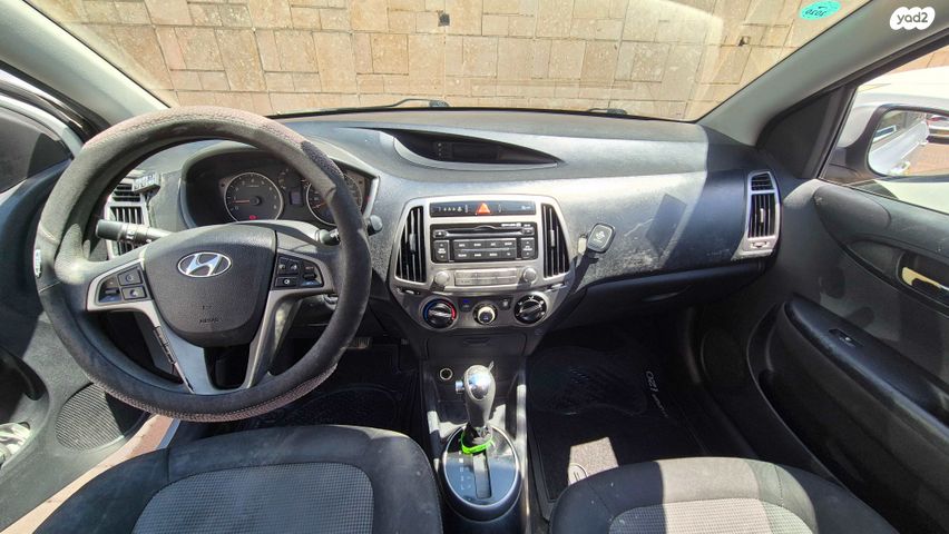 מודעת רכב יונדאי i20