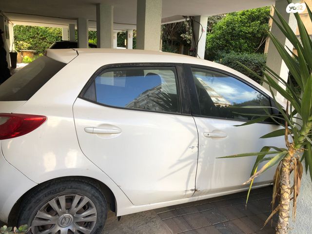 מודעת רכב מאזדה 2